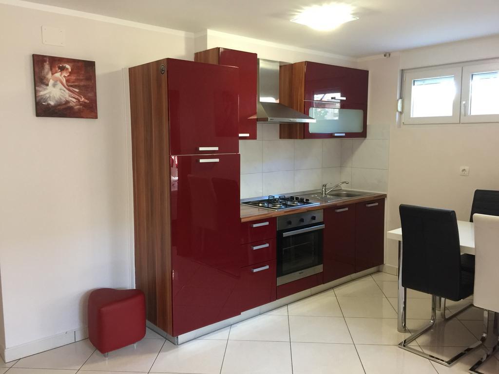 Apartments Villa Lili Umag Exterior photo
